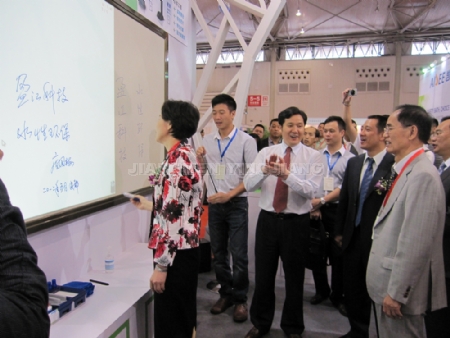 �c(di��n)�����Ŵ�